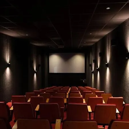 Villa Groeps-, Retreat- En Trainingsaccomodatie De Waterkroon! Wieringerwaard