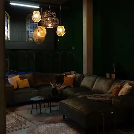 Villa Groeps-, Retreat- En Trainingsaccomodatie De Waterkroon! *